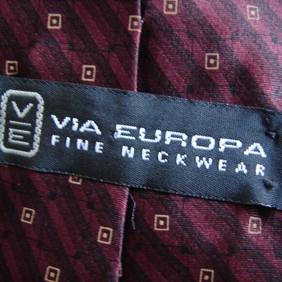 NEW Via Europa SILK TIE, Classy Dark Red Geometric, 56.5" NWOT - Picture 3 of 5